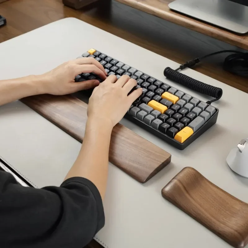 نخيل معصم خشب الجوز للوحة المف - مراجعة Wrist Rest Wood وسعره